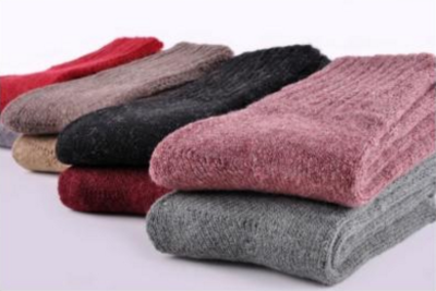 羊毛袜的魅力 针织品的温暖与健康益处